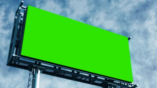 Grande Cartaz Com Uma Tela Verde Contra Céu Mockup — Vídeo de Stock