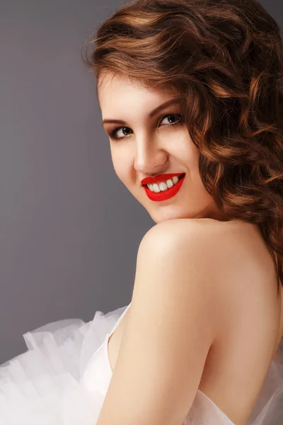 Porträt eines schönen Mädchens mit Mode-Make-up — Stockfoto