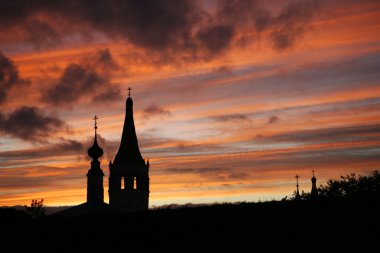 Günbatımında suzdal
