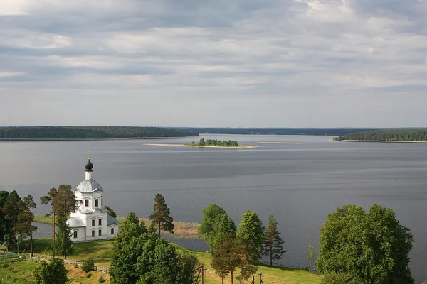 セリゲル湖に十字の高揚の教会 — ストック写真