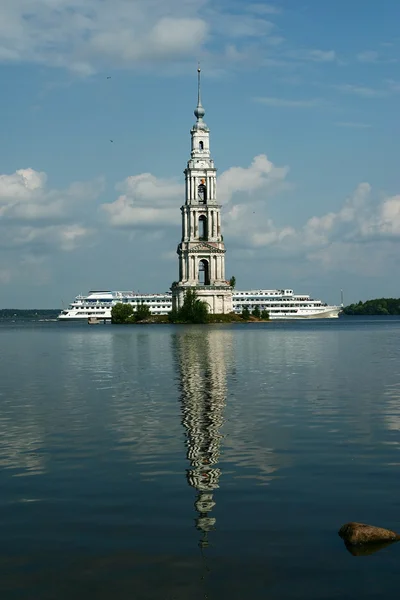 Cruz de crucero y campanario —  Fotos de Stock