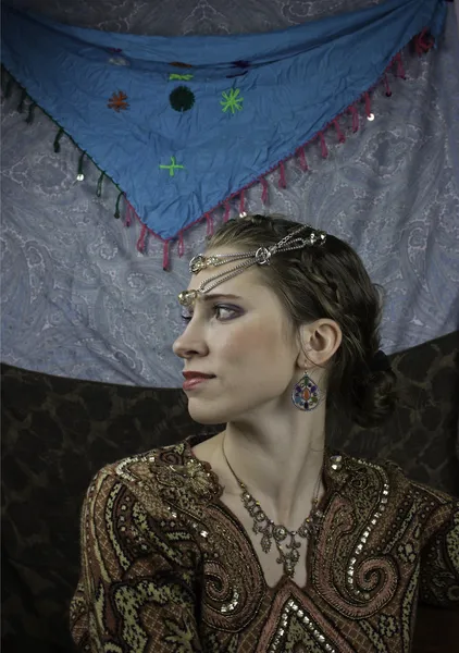 Young woman dressed as a gypsy — Stock Photo, Image