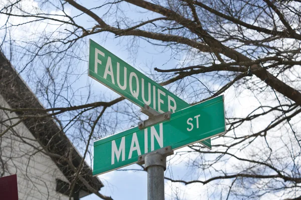 Street sign in The Plains, Virginia — Stock Photo, Image