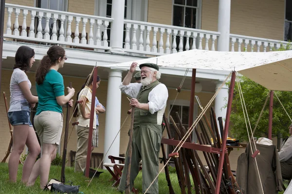 Lady in period costume participating in the War of 1812 Commemoration in Warrenton, Virginia. — Stock Photo, Image