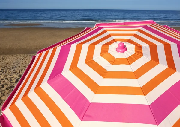 Striped beach umbrella — Stock Photo, Image