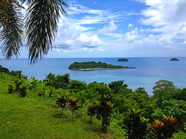 Okyanustaki adaların manzarası. Tayland. Ko Chang.