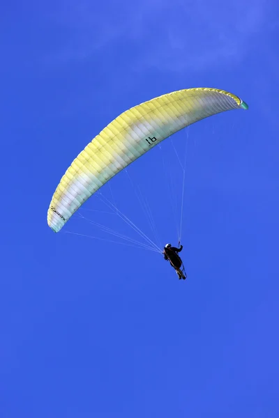 Paragliding cross-country Portugees — Stockfoto