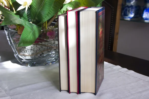 Vintage old books on tabletop — Stock Photo, Image