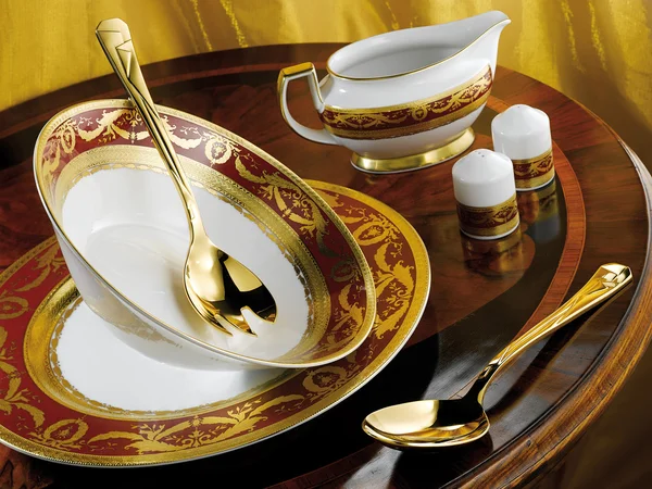 Conjunto de jantar de porcelana — Fotografia de Stock