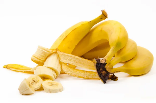 beyaz üzerine dilimlenmiş muz