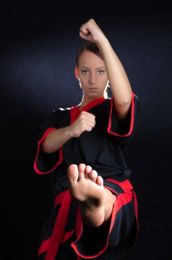 Karate girl kimono içinde