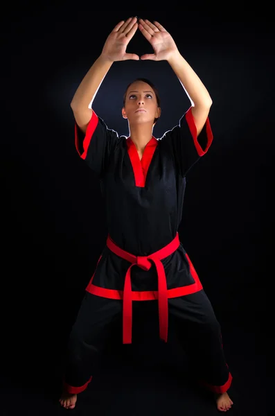 Karate girl kimono içinde