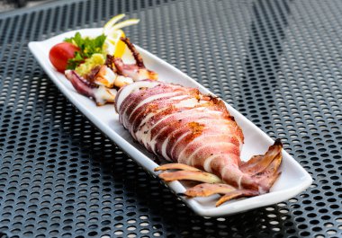 kalamar ızgara balık