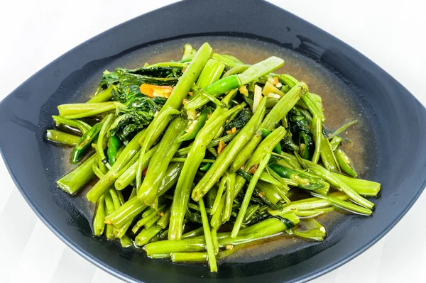 Жареный шпинат, тайская кухня — стоковое фото