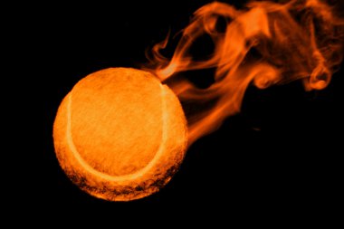 Tenis topu yanıyor.