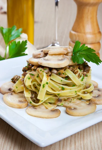 Fideos con setas — Foto de Stock