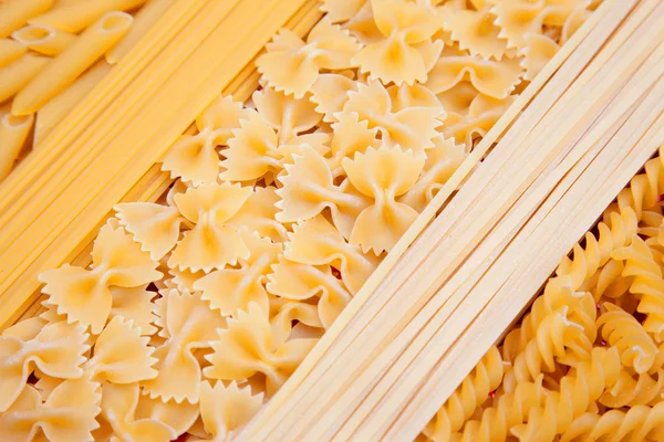 makarna penne farfalle