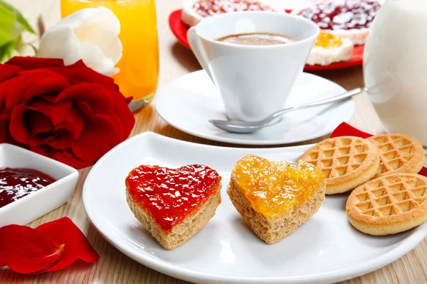 sevgi ve red jam ocaklar ile Kahvaltı