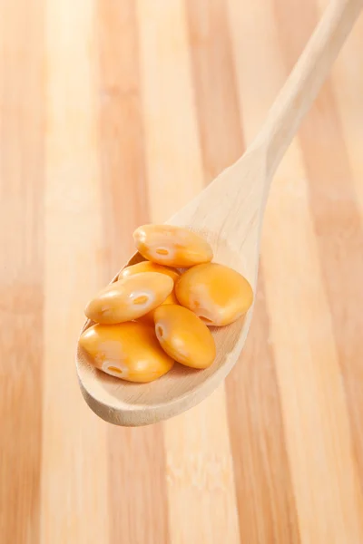 tahta kaşıkla lupins