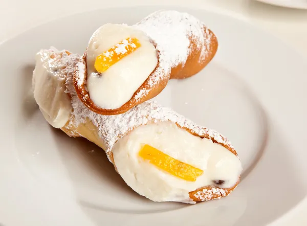 Sicilyalı cannoli