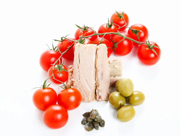 domates sosu malzemeler, zeytin ve tuna