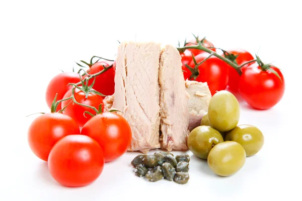 Ingrédients de sauce tomate, olives et thon Images De Stock Libres De Droits