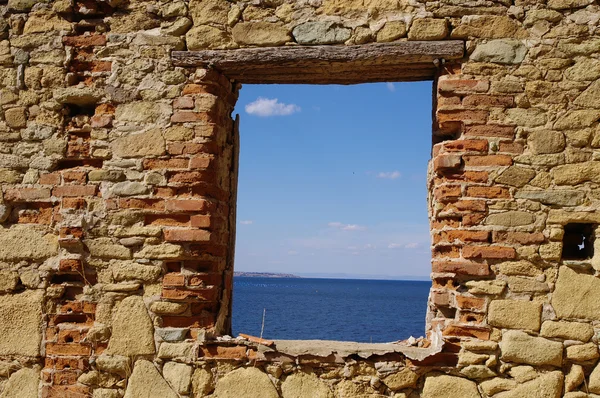 Denize penceresinden görüntülemek — Stok fotoğraf