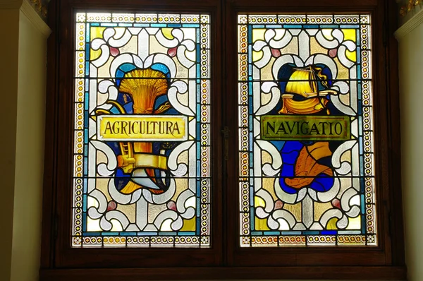 Stained glass on the parliament building, Victoria, British Colu — Stock Photo, Image