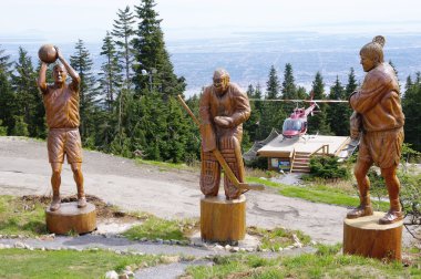 Grouse mountain - ahşap sporcular, vancouver, Kanada