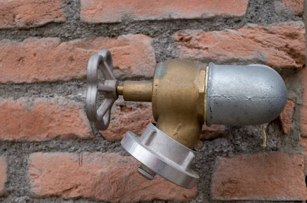 Fire Hydrant House Wall Close — Stock Photo, Image