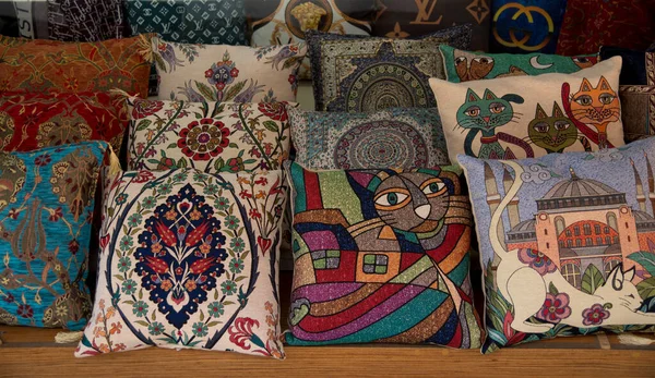 Colorful Pillows Flowers Istanbul Cats Stor — Stock Photo, Image
