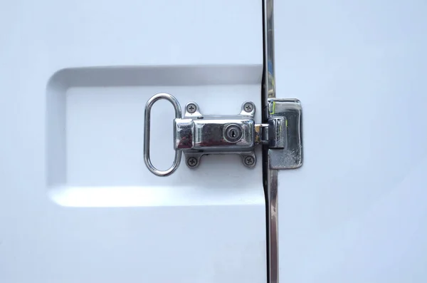 Closed White Refrigerated Truck Door Lock Closeu — 스톡 사진