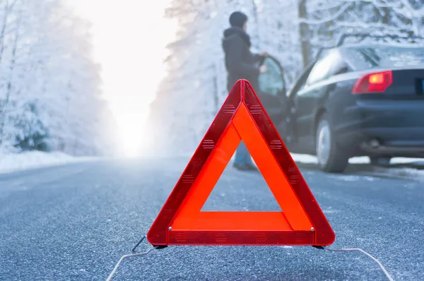 Winterdienst - Autopanne — Stockfoto