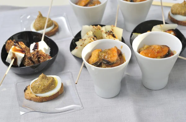 Ensalada mixta con mejillones —  Fotos de Stock