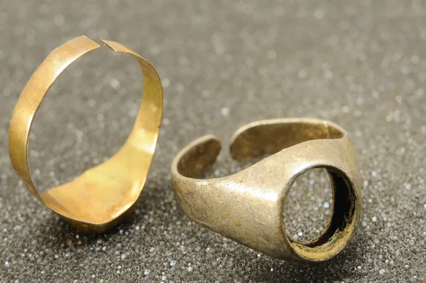 Gold rings — Stock Photo, Image