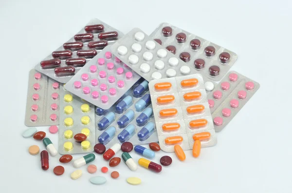 Comprimidos e cápsulas em blister — Fotografia de Stock