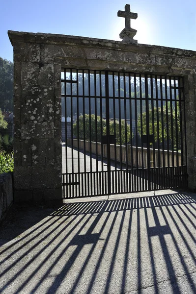 Grade de porta do cemitério — Fotografia de Stock