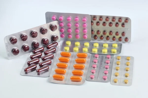 Tablety a kapsle v blistru — Stock fotografie