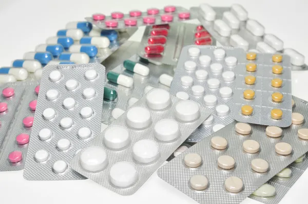 Választék a tabletták és kapszulák buborékfólia — Stock Fotó