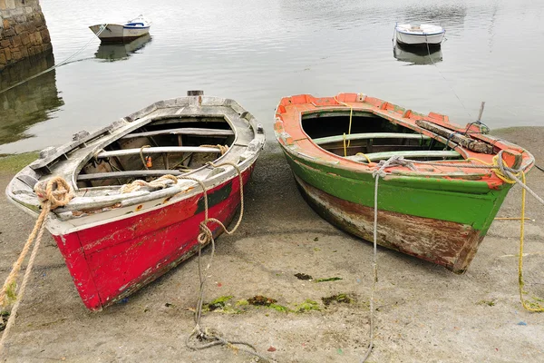 Beberapa perahu di pelabuhan — Stok Foto