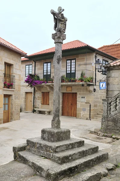 Petite place de la vieille ville historique — Stockfoto