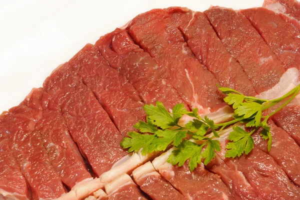 Bistecca di manzo cruda entrecot con prezzemolo — Foto Stock