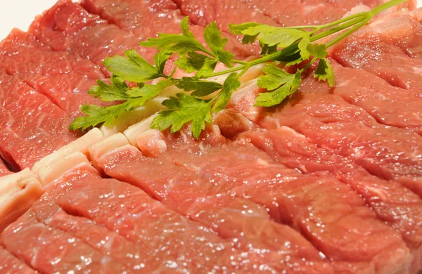 Bistecca di manzo cruda entrecot con prezzemolo — Foto Stock