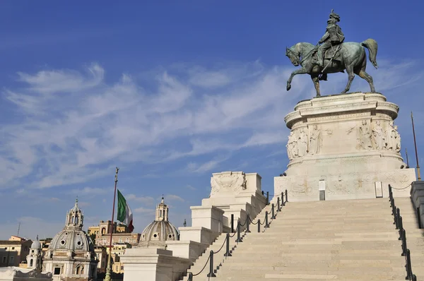 维托里奥 · 埃莱二世维多利亚纪念碑 — 图库照片