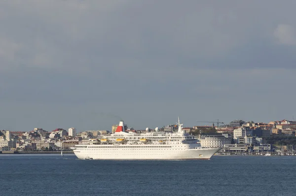 Transatlantic cruise ship — Stock Photo, Image