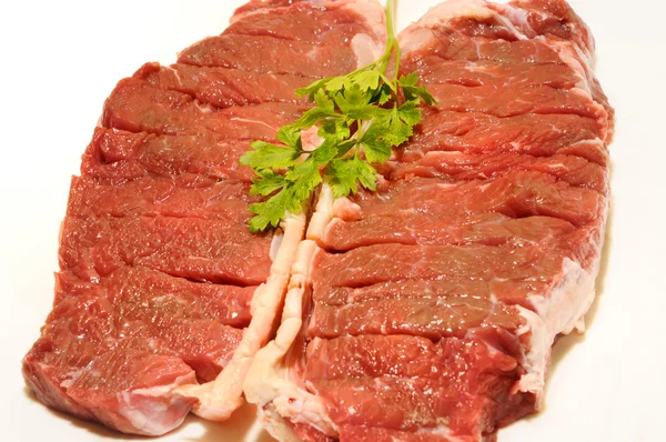 Hovězí steak surového entrecot s petrželkou — Stock fotografie