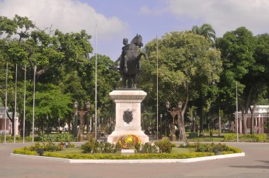 Simon Bolivar Square clipart