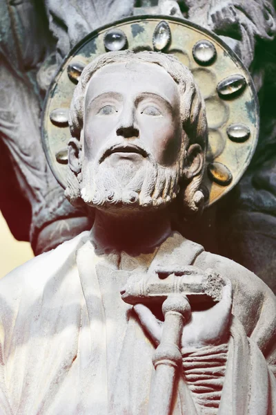 Stone sculpture of the Apostle Santiago — Stock Photo, Image