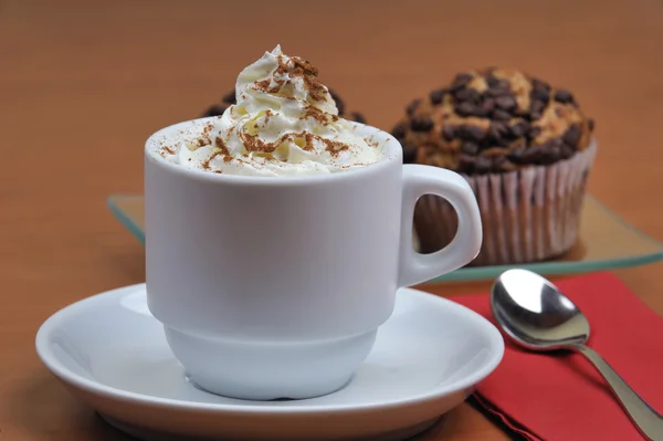 Coffee  and chocolate muffins — Stock Photo, Image