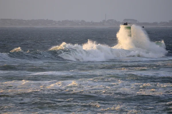 Côte Atlantique et puissance temporelle des vagues — Photo